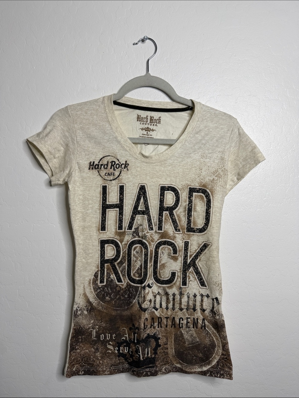 Hard Rock Cafe Cream and Brown Distressed Logo Tee